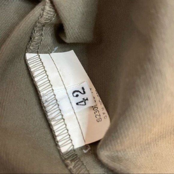 HACHE STRUCTURED ARCHITECTURAL RUFFLE NECK V BACK BOXY LAGENLOOK BLOUSE OLIVE 42 - Picture 5 of 6